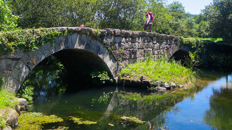 Die Brücke vor Casa Fernanda ist eine der ältesten auf diesem Weg.