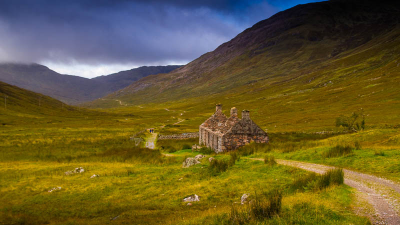 Durch die Highland Clearances gibt es viele verlassene Gehöfte in Schottland