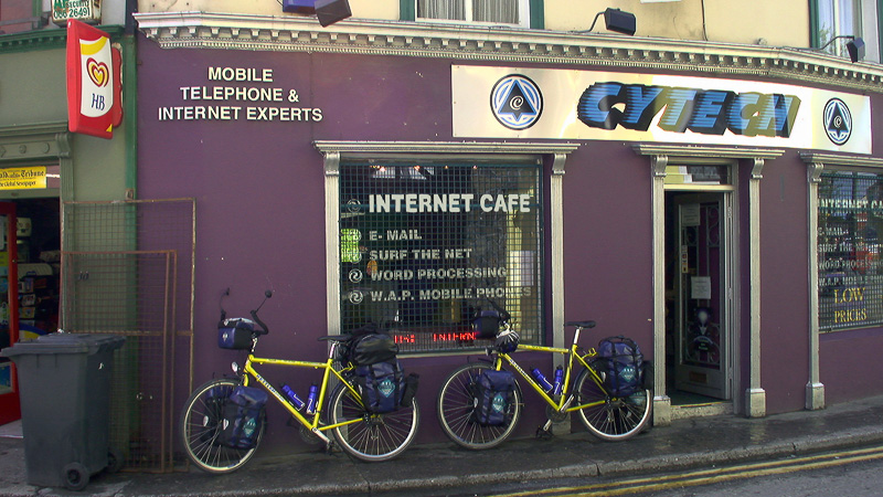 In Irland finden wir, im Gegensatz zu Spanien, einige Internetcafes.