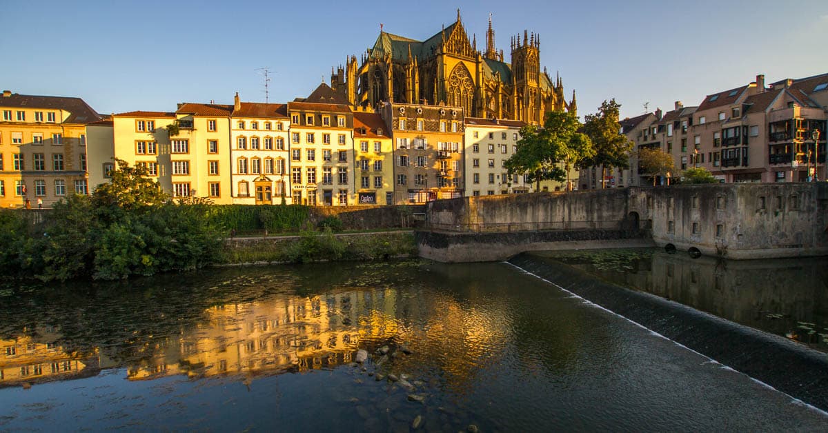 Die Kathedrale in Metz ist das Ziel des Jakobswegs Klosterroute, der in Worms am Dom beginnt.
