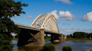 Die Waalbrücke in Nijmegen, Niederlande, 