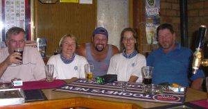 In der Bar bei Bredbo mit richtig australischen Jungs, New South Wales Australien